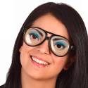 Lunettes à monture noire avec des yeux dessinés sur les verres